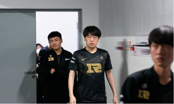 以丰富群众 以丰富群众